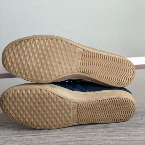 Adidas Mens Size 11 - Picture 5 of 5